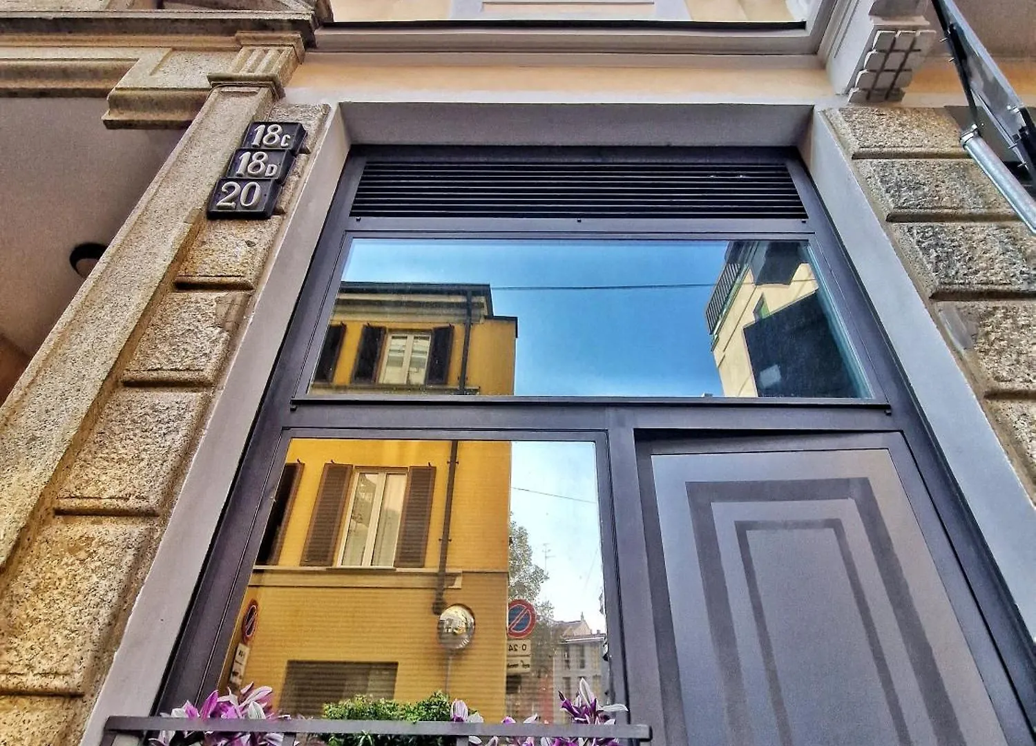 Milano Loft Centro, 10 Min From Duomo Apartment Italy